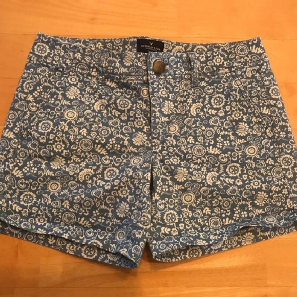 American Eagle Outfitters Pants - American Eagle Blue & White Pattern Stretch Shorts